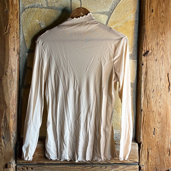 Mesh Turtleneck in Apricot 🫶 - Picture 11 of 11